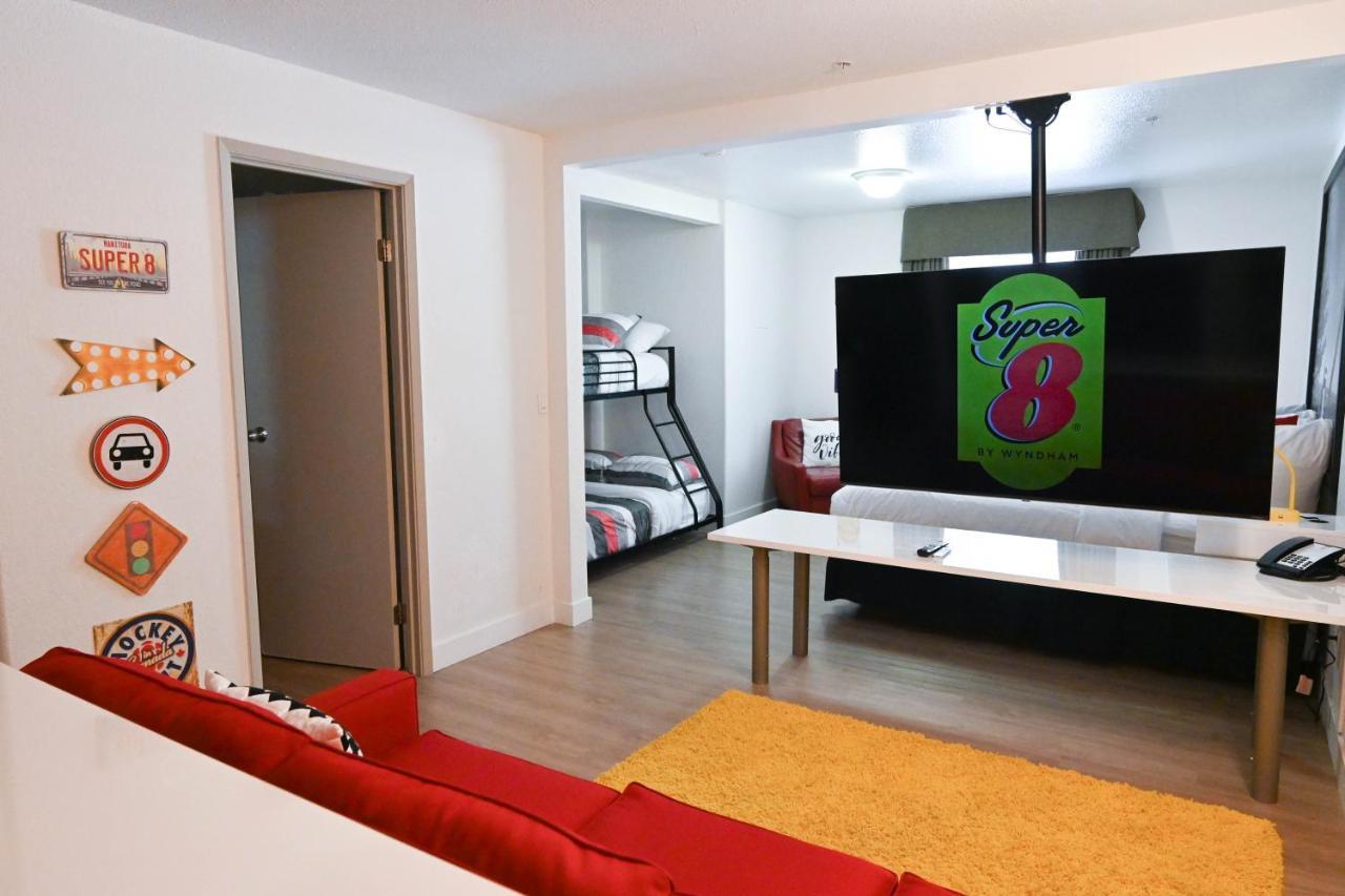Super 8 By Wyndham Calgary Shawnessy Area Ξενοδοχείο Εξωτερικό φωτογραφία