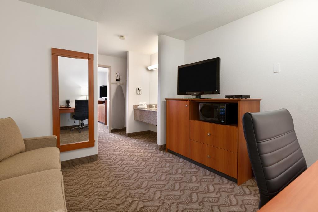 Super 8 By Wyndham Calgary Shawnessy Area Ξενοδοχείο Εξωτερικό φωτογραφία
